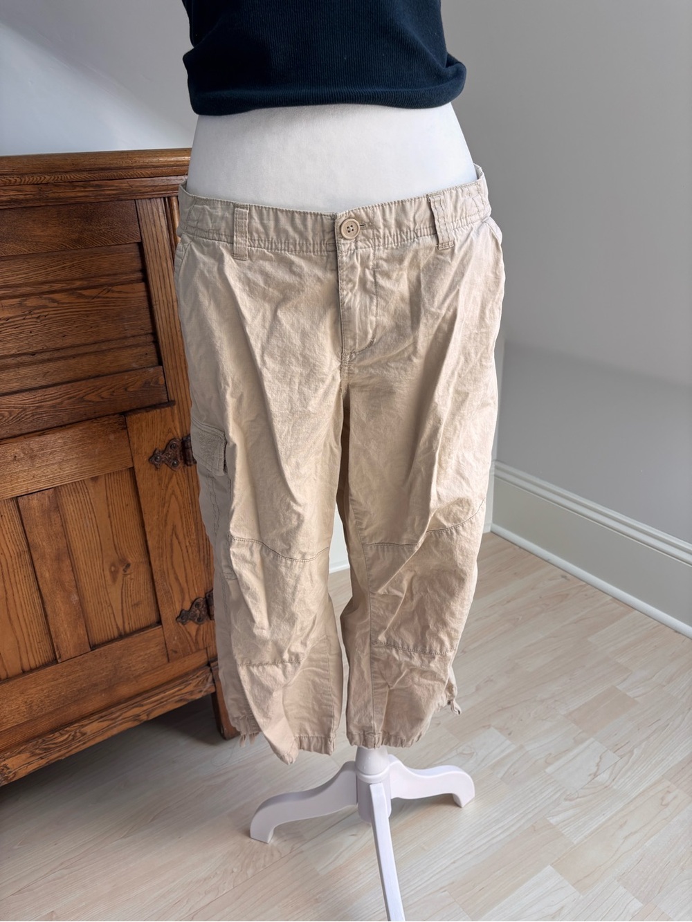 BUM Equipment Cargo Capris 🤍